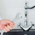 Установка приборов учета воды: особенности выбора и процесс монтажа для точного учета расхода